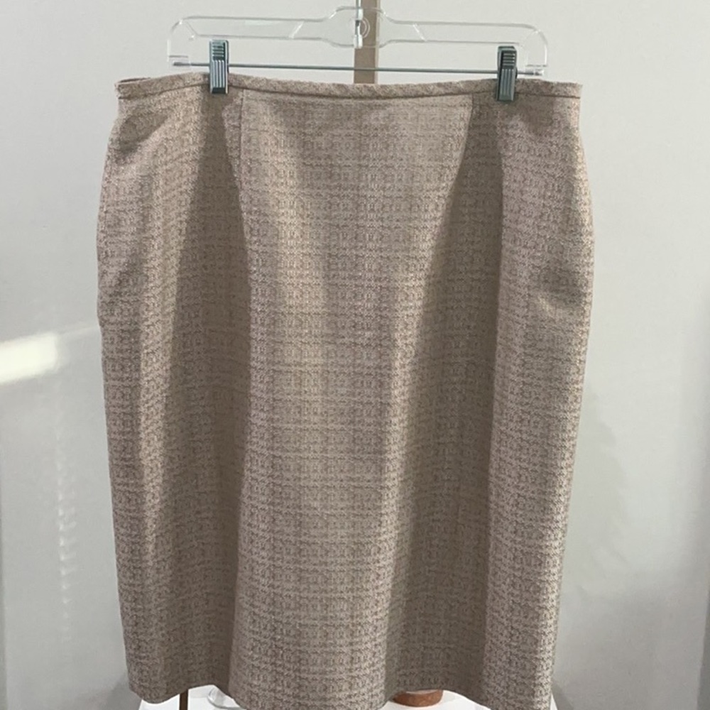 Elegant Tan Women's Skirt